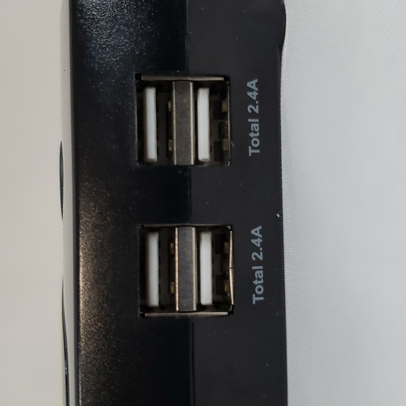 Scosche PI200PS-1 INVERT200 200W Mobile Power Inverter with 3 AC Outlets, 4 USB - Picture 15 of 16